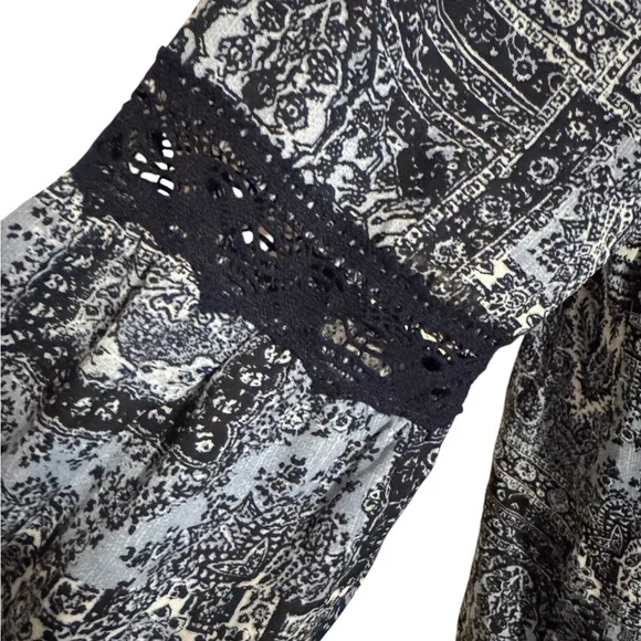 NWT Denim Blue Print Top w/Tassel Tie MEDIUM #A - Picture 4 of 10